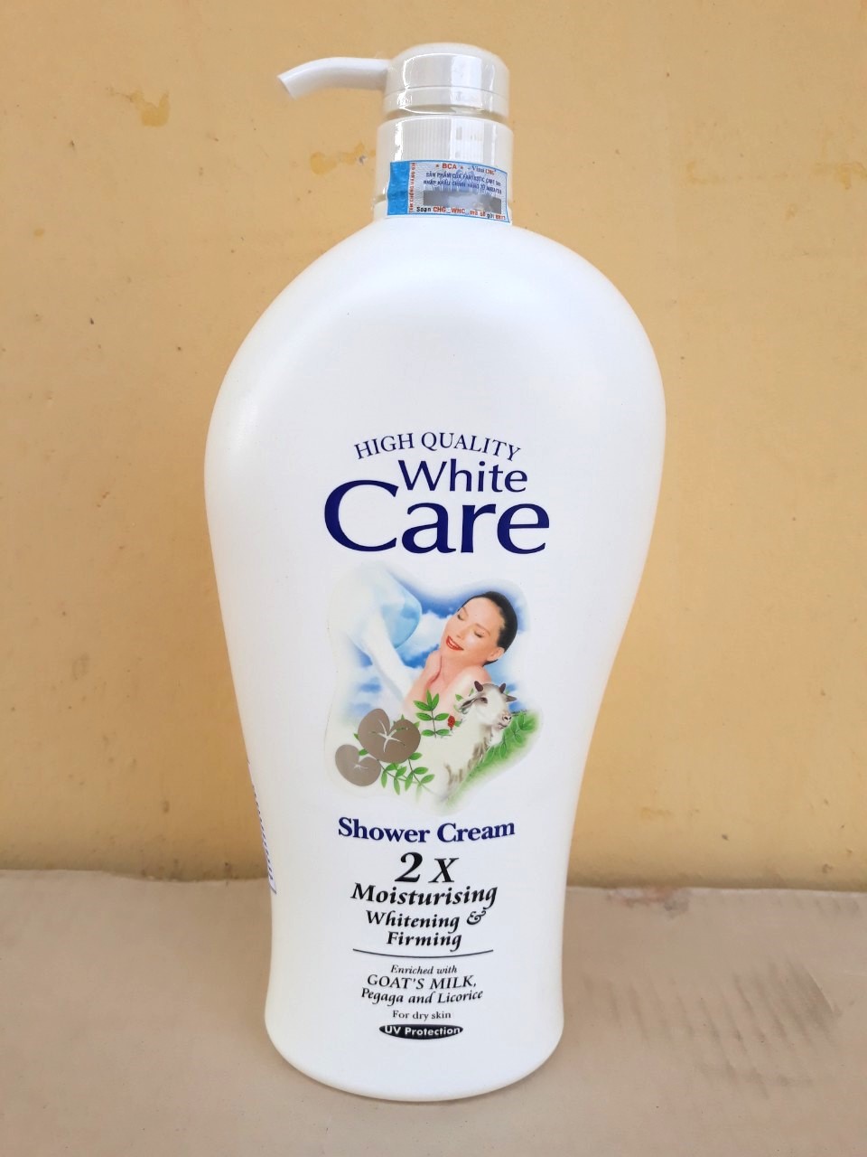 Sữa tắm White care 1200ml (t/c sữa dê & cam thảo -  trắng), Mã số: 9555370400000