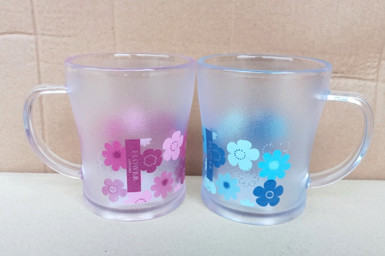 Ca uống nước có quai nhựa trong in hoa 450 ml (9.5x11cm), mã số: PN1052D-PS