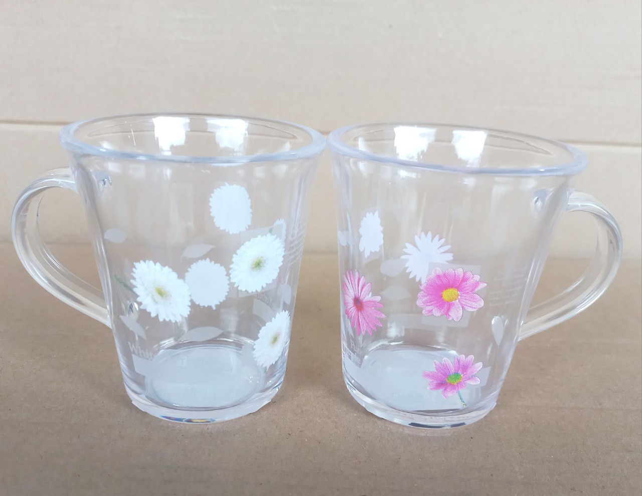 Ca uống nước nhựa trong có quai & hoa văn 300ml (8x9.5cm), mã số: PN1051WF-PS