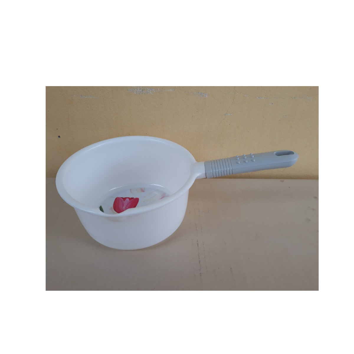 Ca nhựa múc nước cán dài hoa Bontanica (18x9cm), Mã số: TL5701